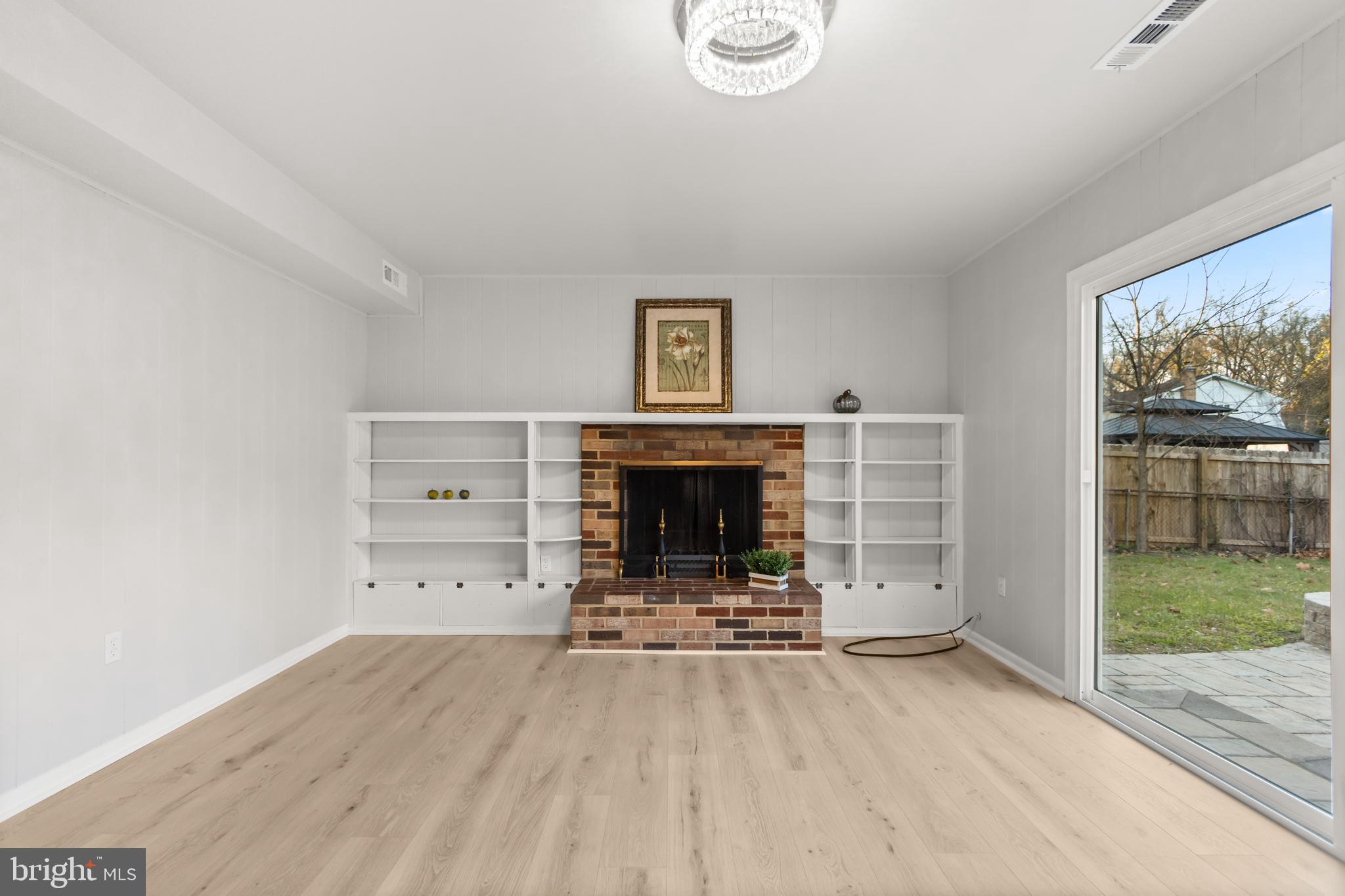 11310 Duxbury Dr