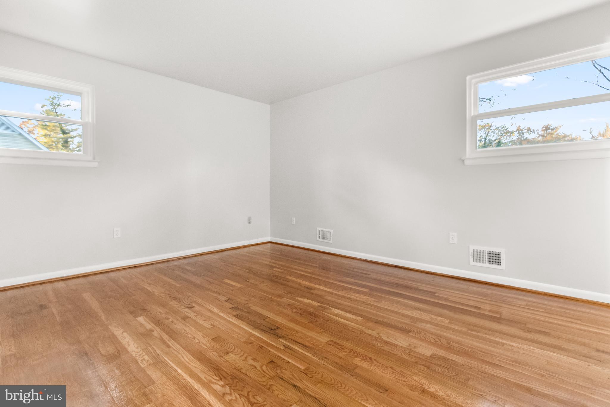 11310 Duxbury Dr