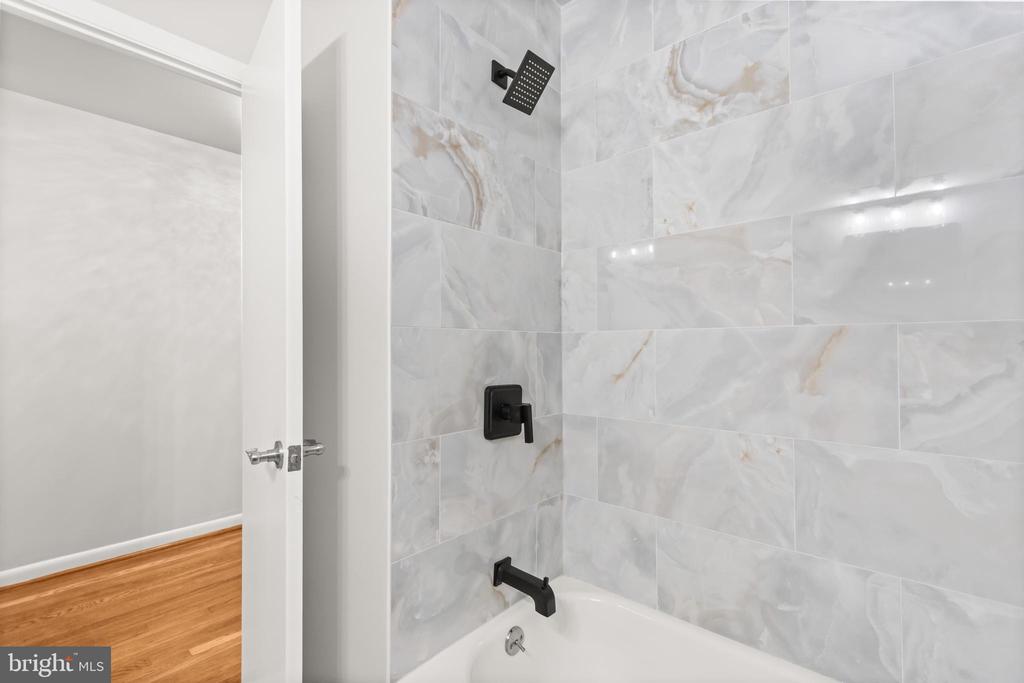 11310 Duxbury Dr