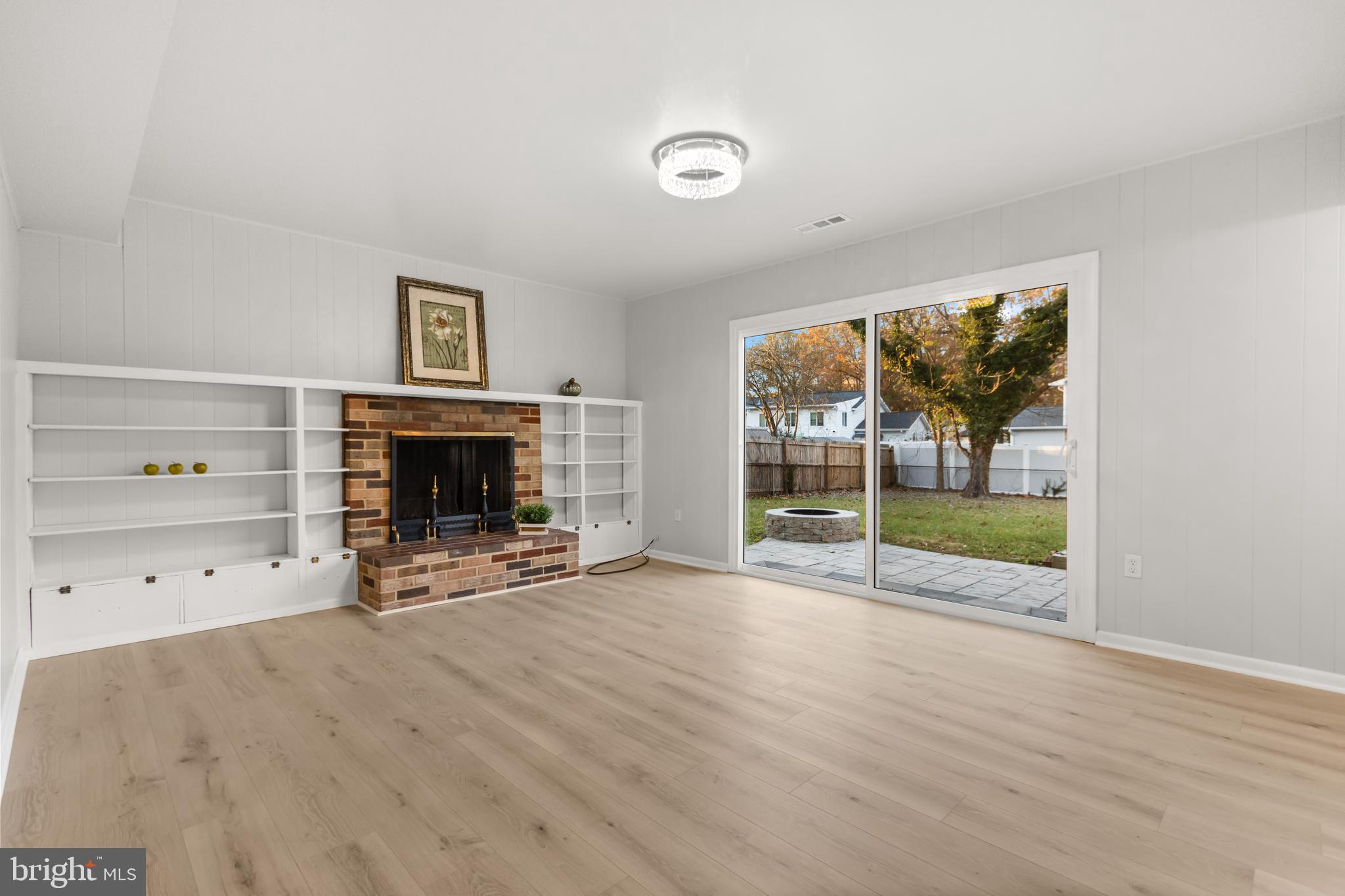 11310 Duxbury Dr