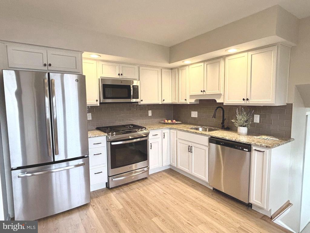 11310 Duxbury Dr