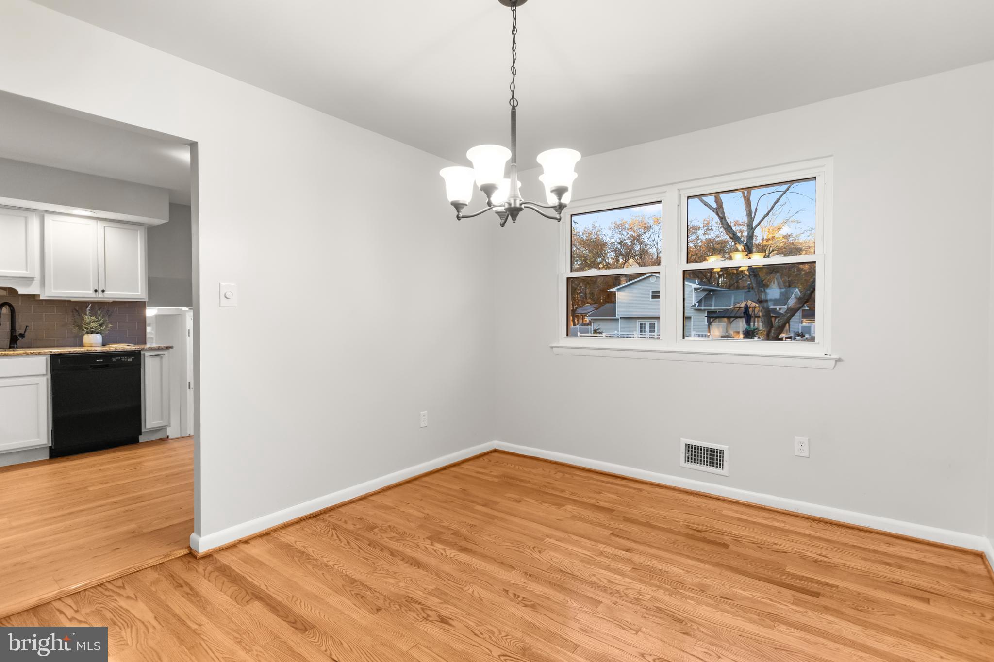 11310 Duxbury Dr