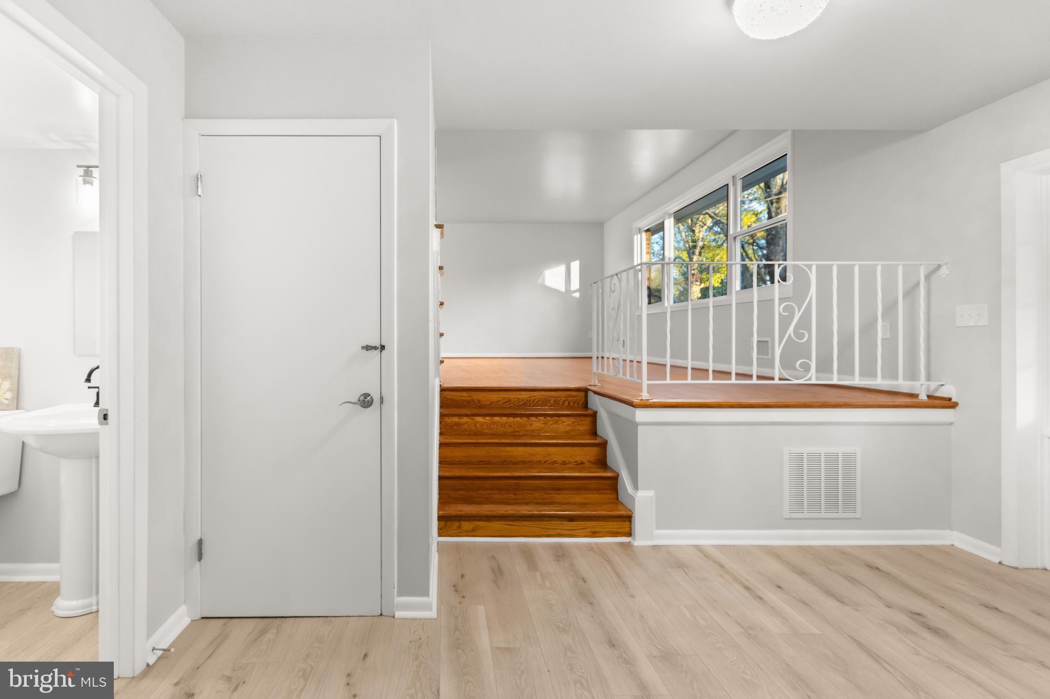 11310 Duxbury Dr
