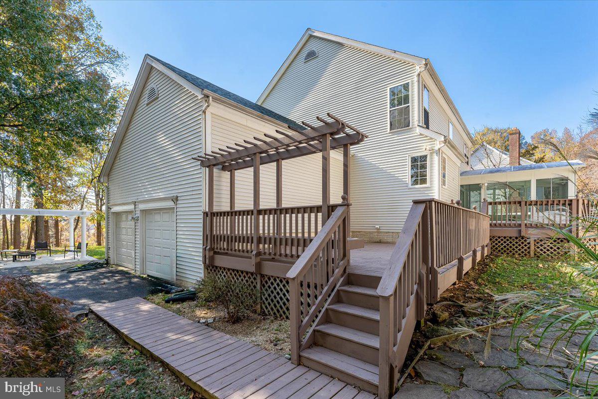 10304 WESTPHALIA RD