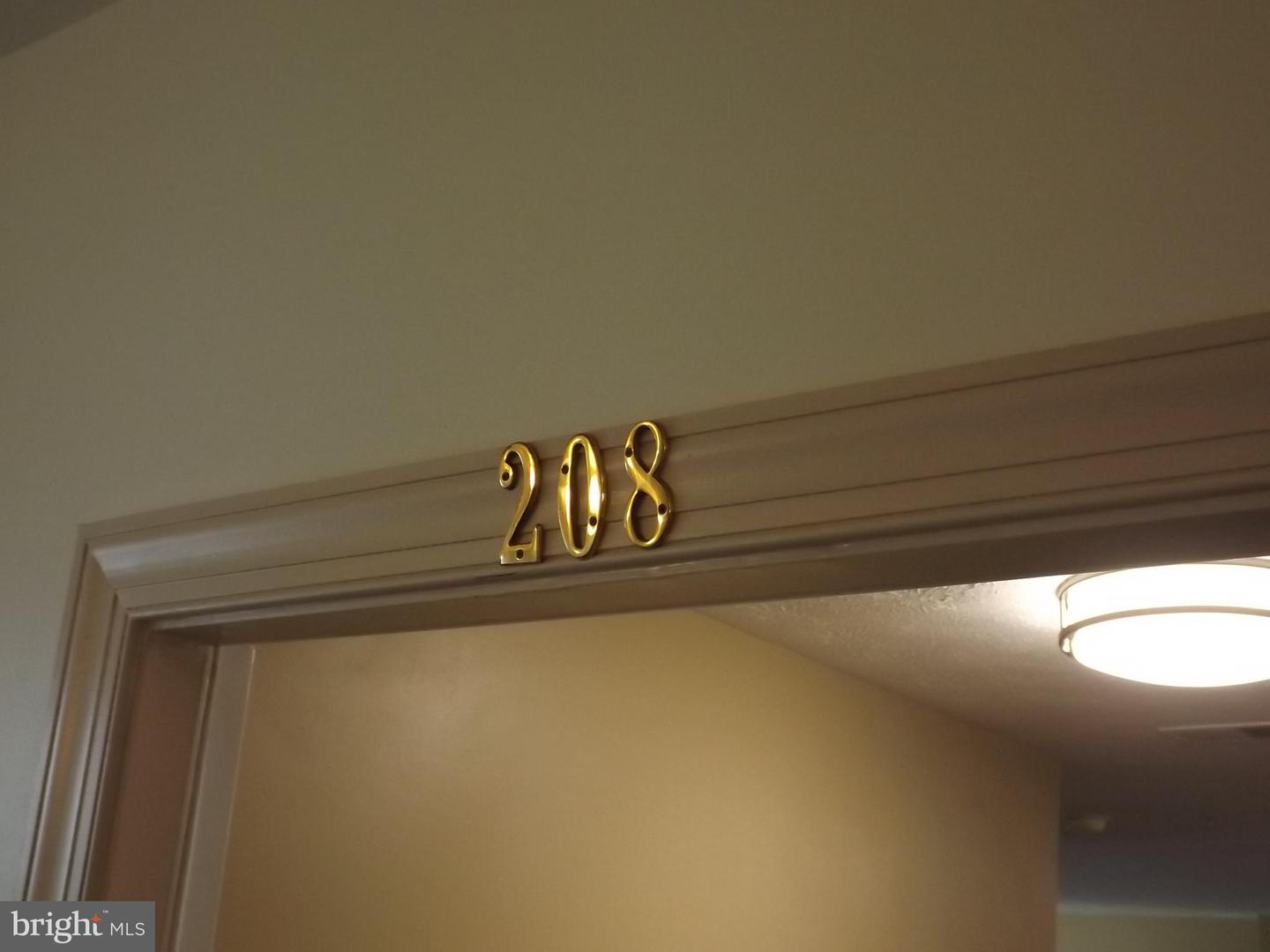 8911 TOWN CENTER CIR #4-208