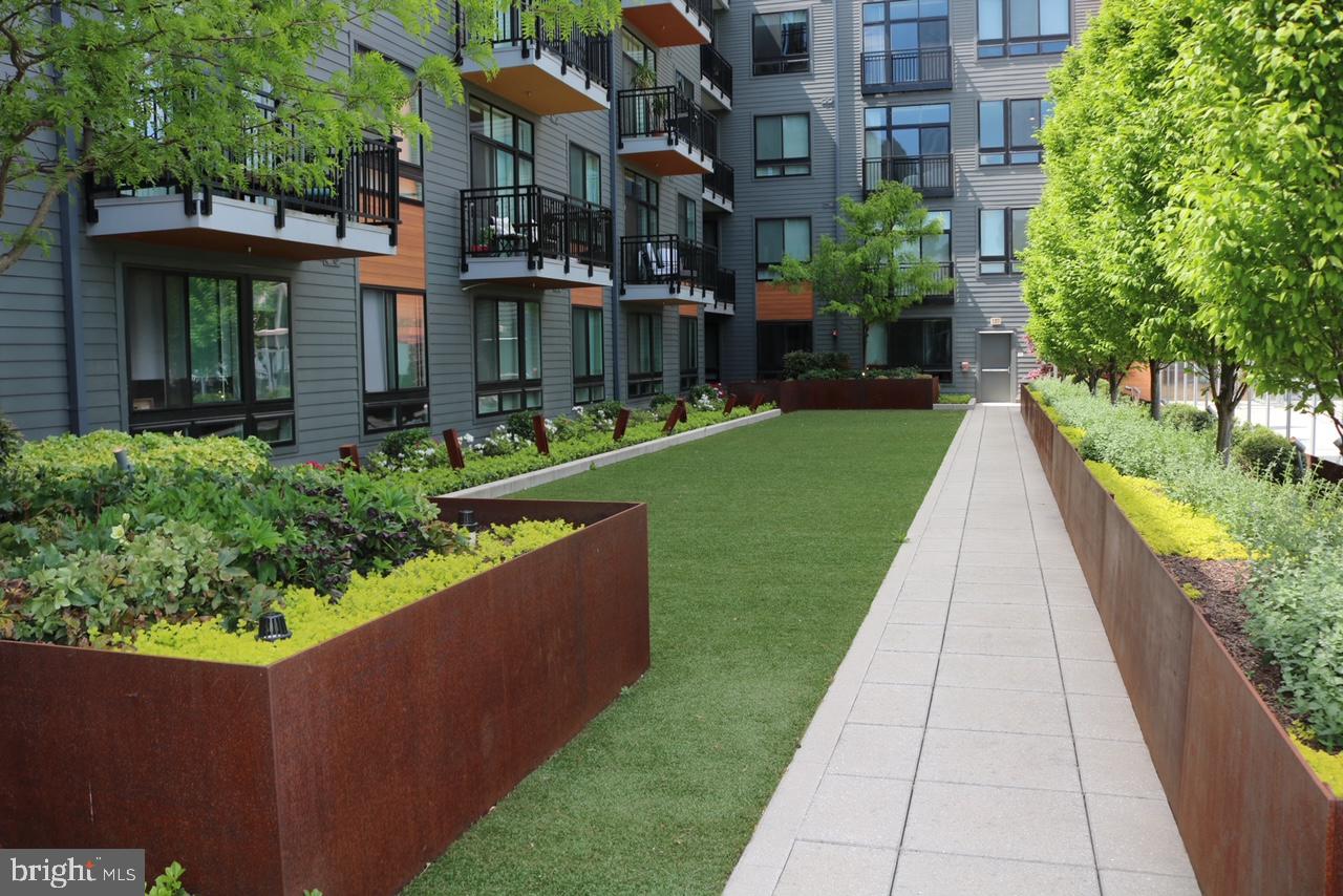 145 Riverhaven Dr #254