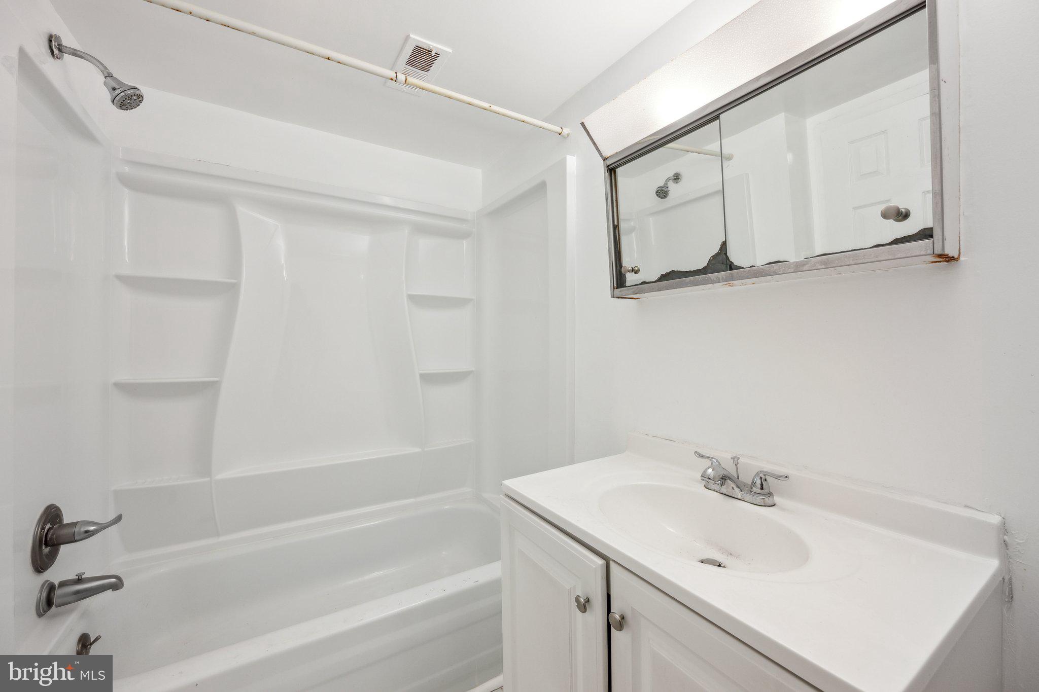 10106 CAMPUS WAY S #203-3B