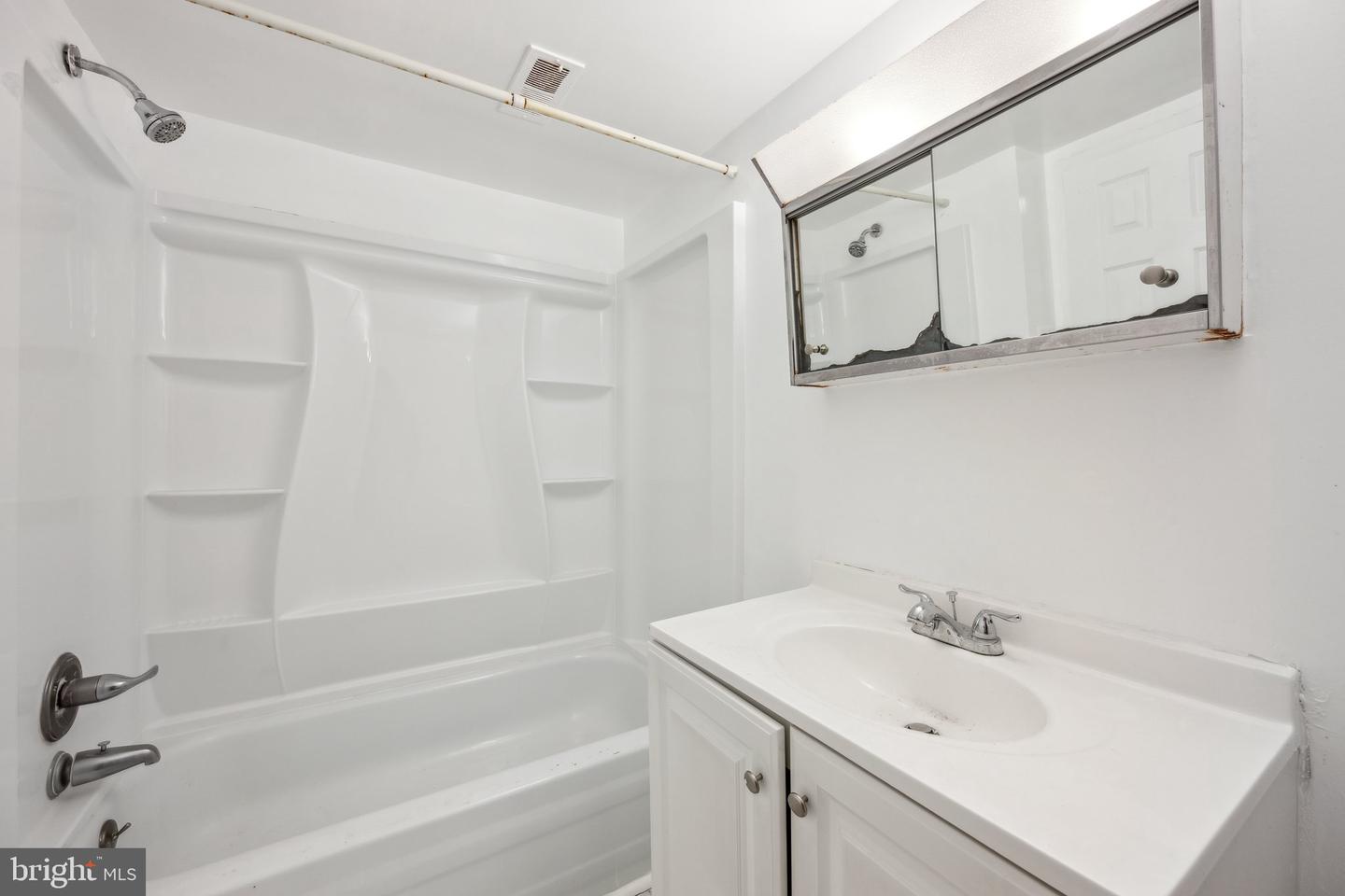 10106 CAMPUS WAY S #203-3B