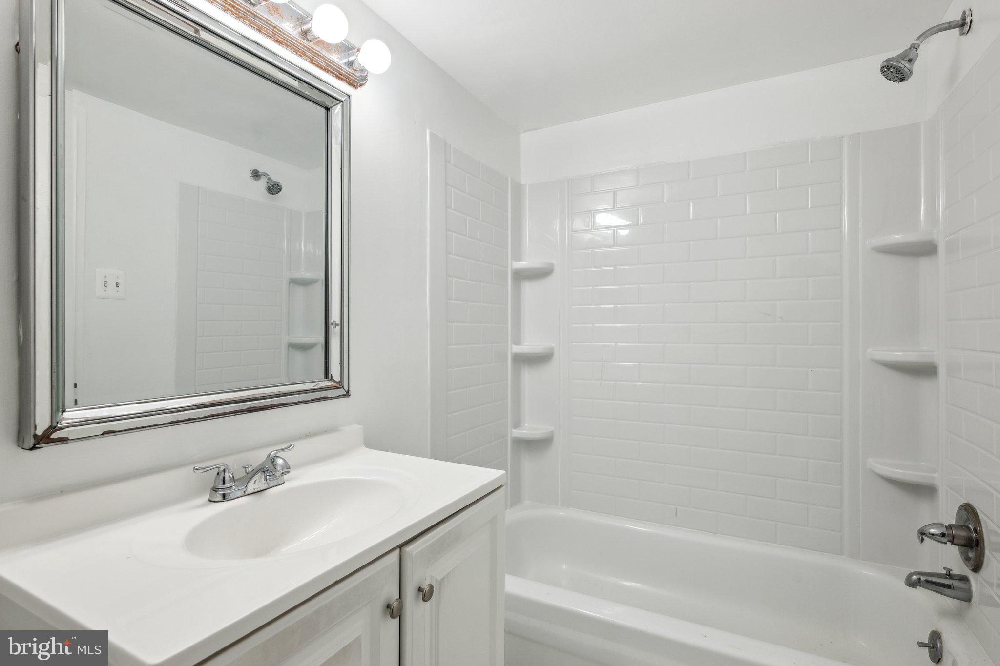 10106 CAMPUS WAY S #203-3B