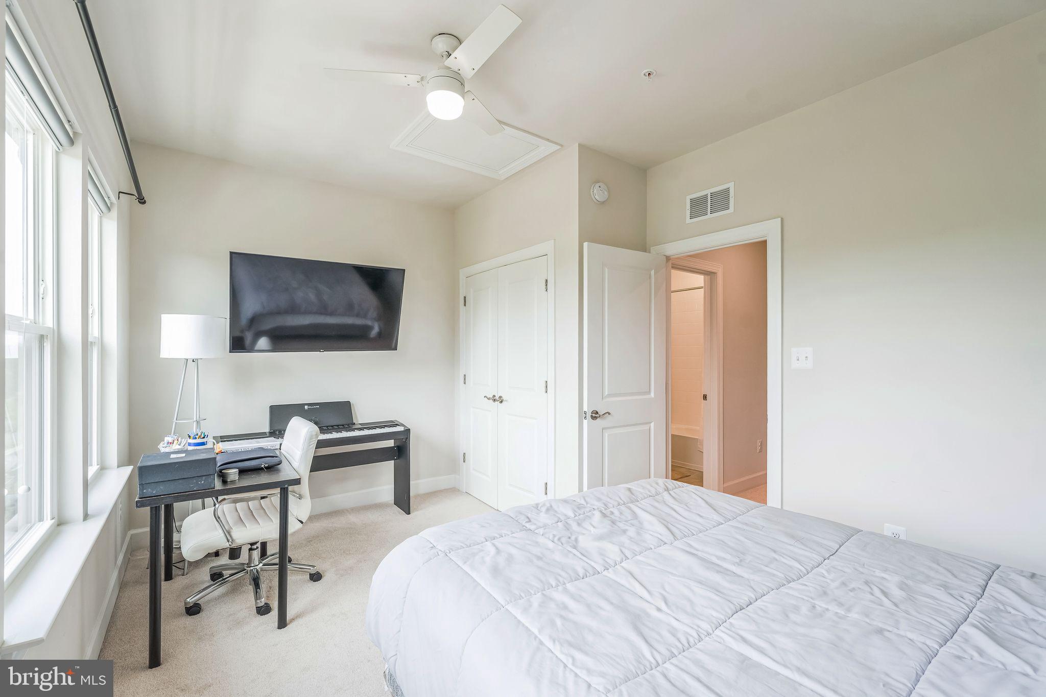 3511 Carnaby St