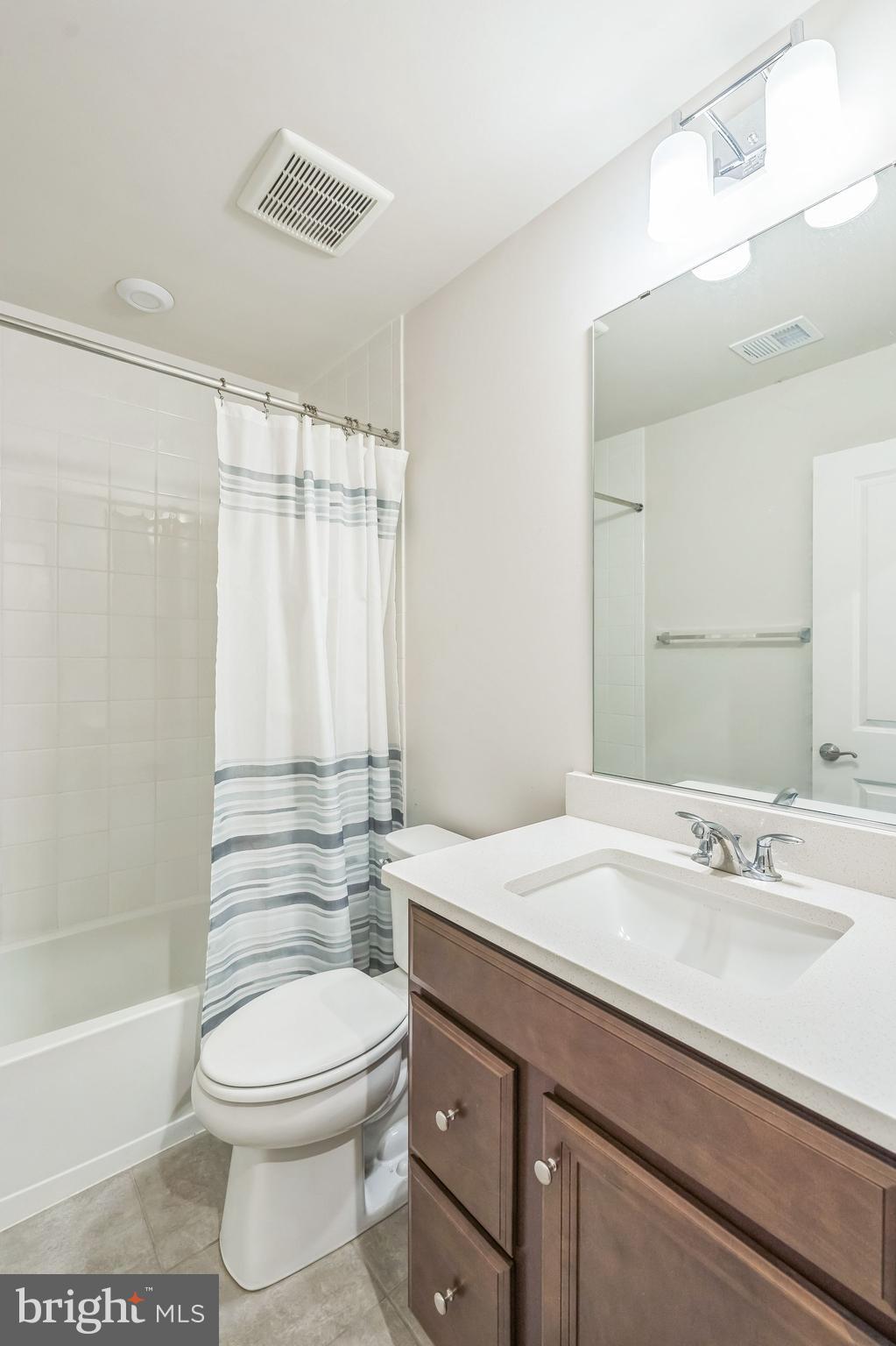3511 Carnaby St