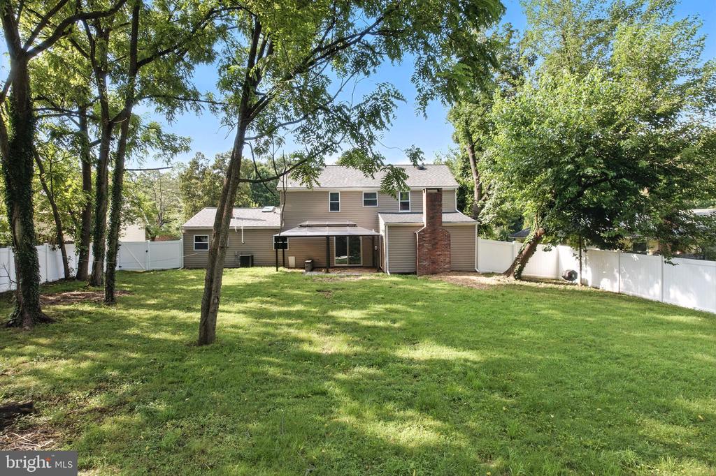 12803 Hollins Pl