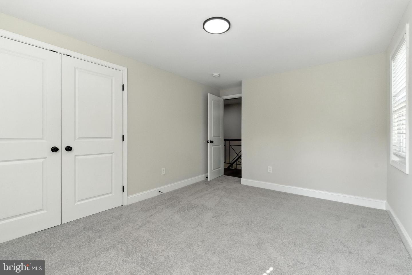 12803 Hollins Pl