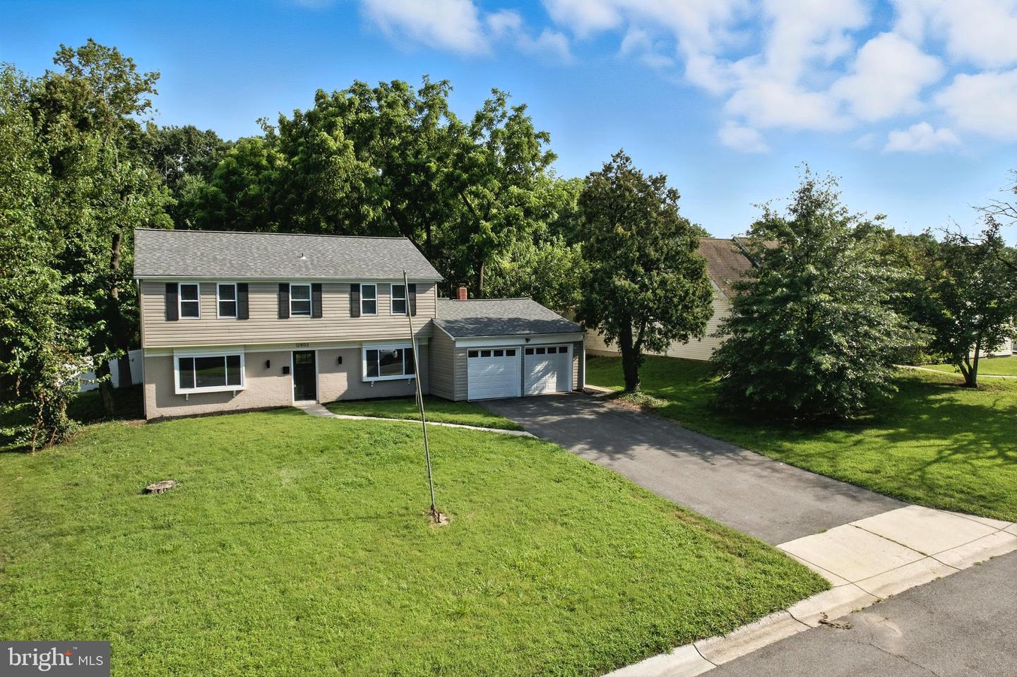 12803 Hollins Pl