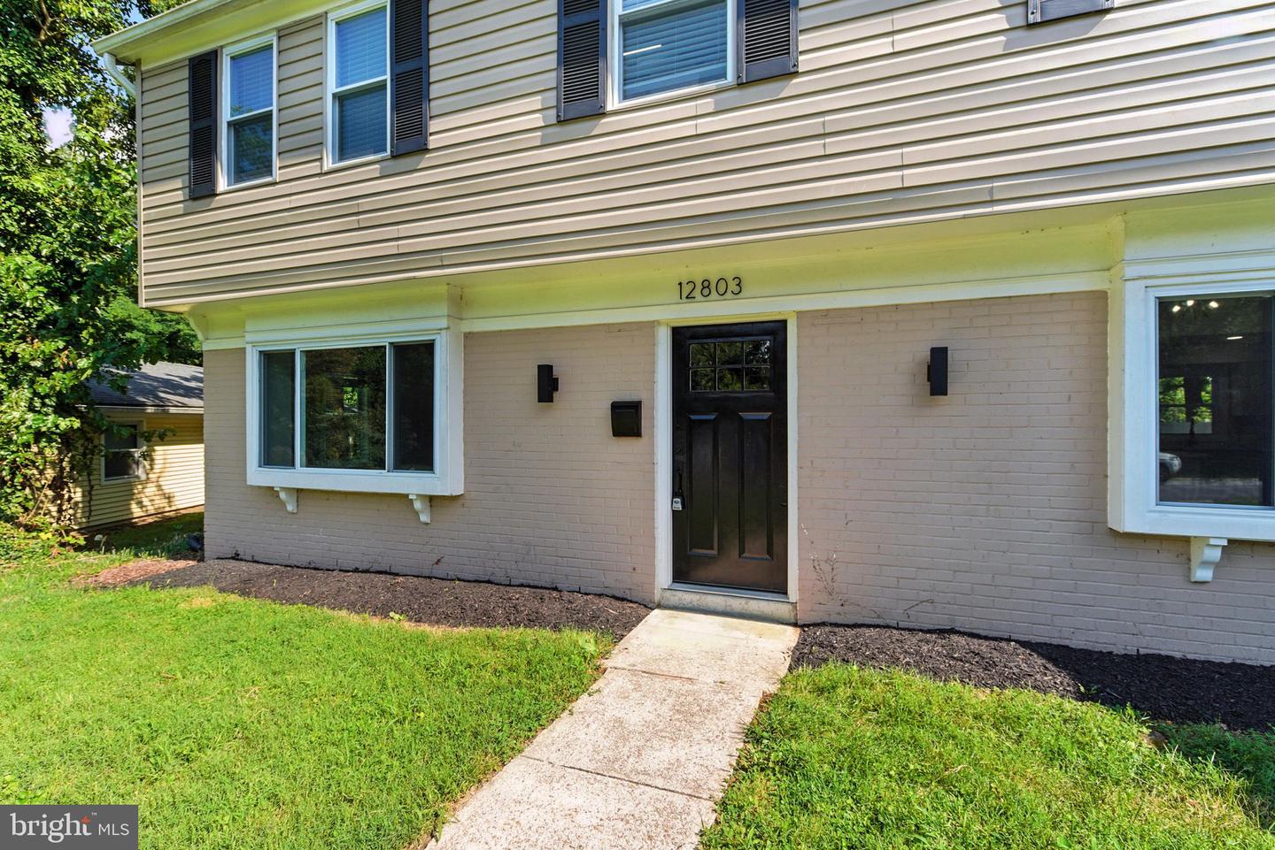 12803 Hollins Pl