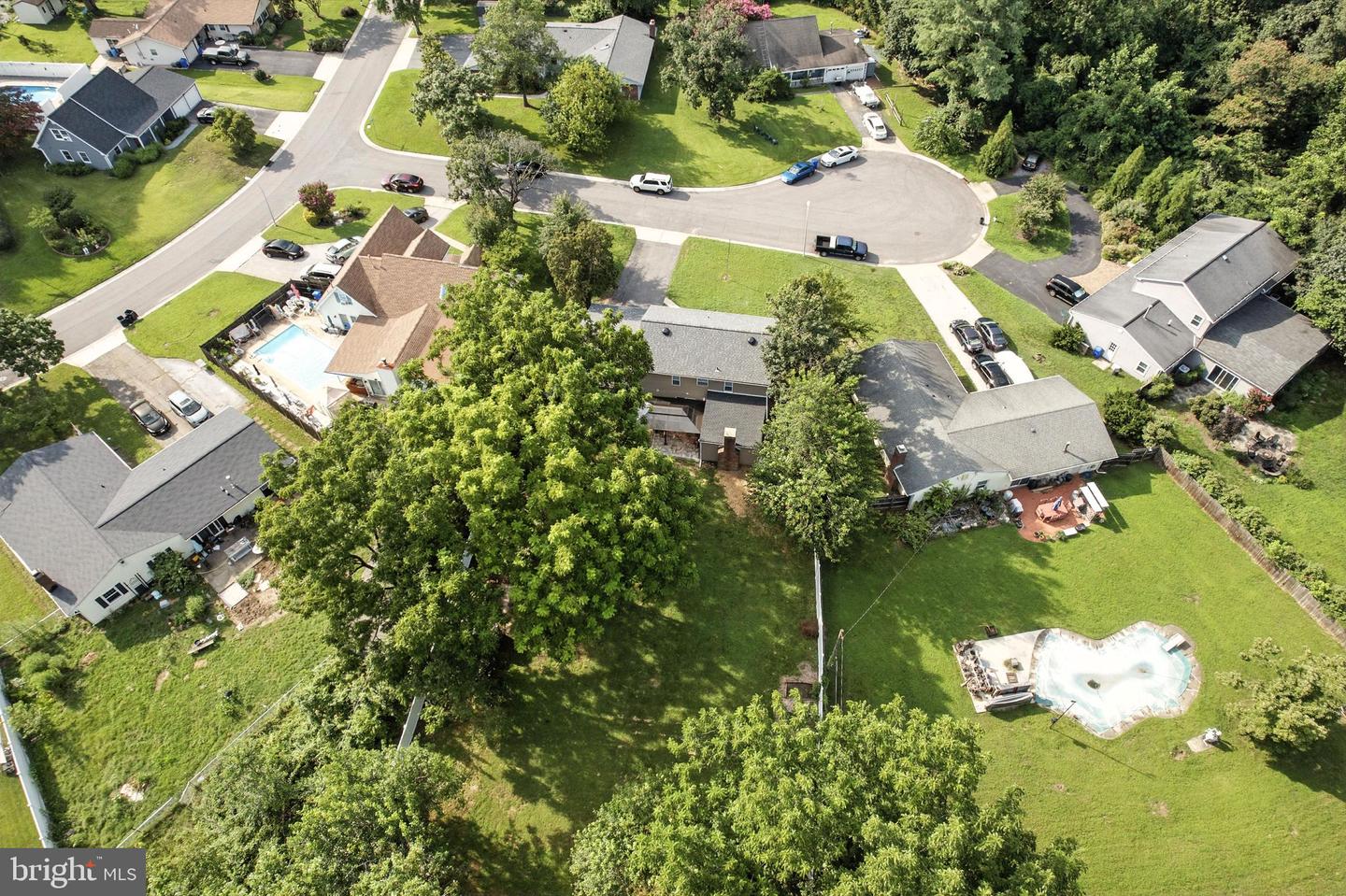 12803 Hollins Pl