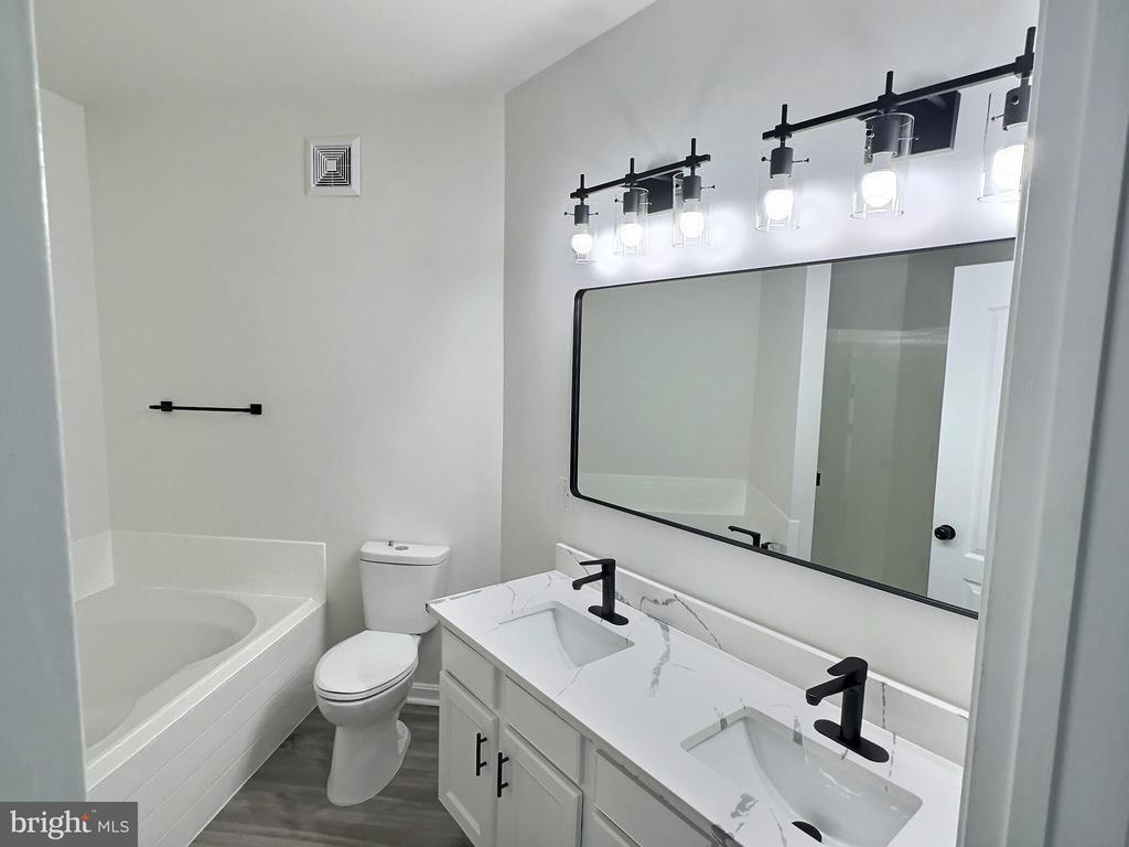 5548 Capital Gateway Dr #393