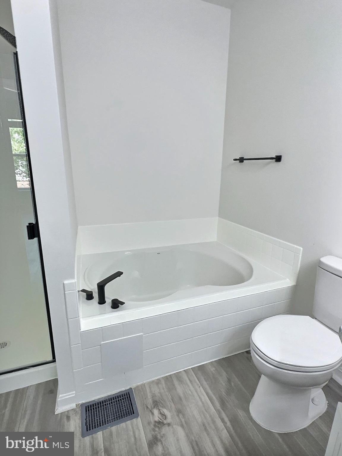 5548 Capital Gateway Dr #393