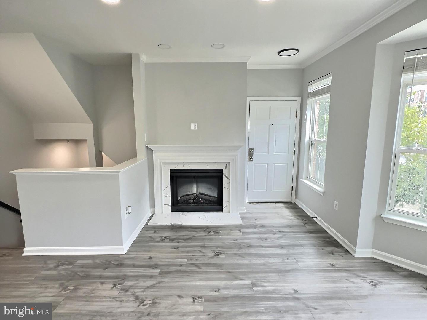 5548 Capital Gateway Dr #393