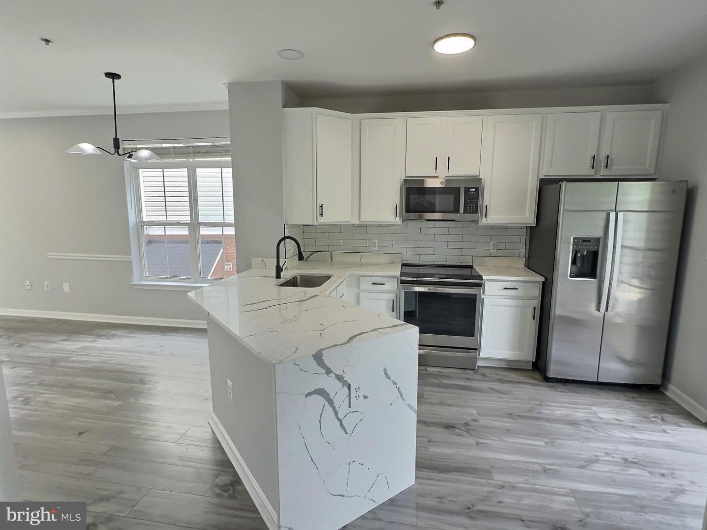 5548 Capital Gateway Dr #393