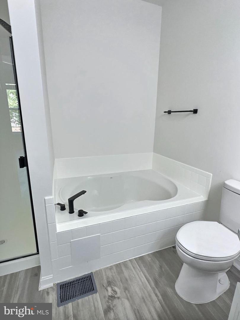 5548 Capital Gateway Dr #393