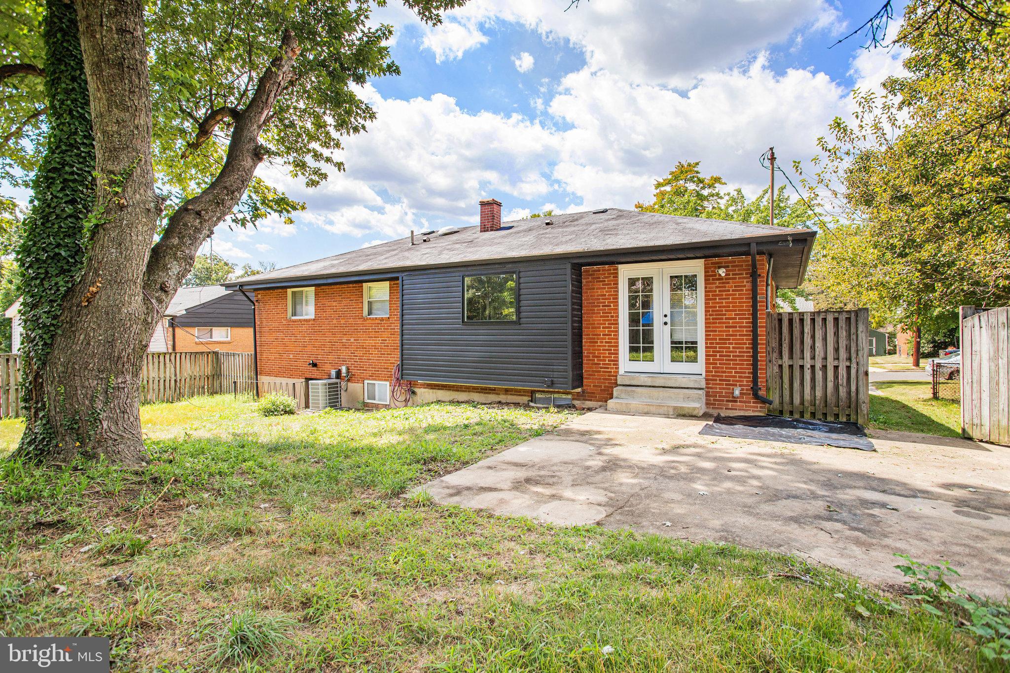 2114 GLENDORA DRIVE