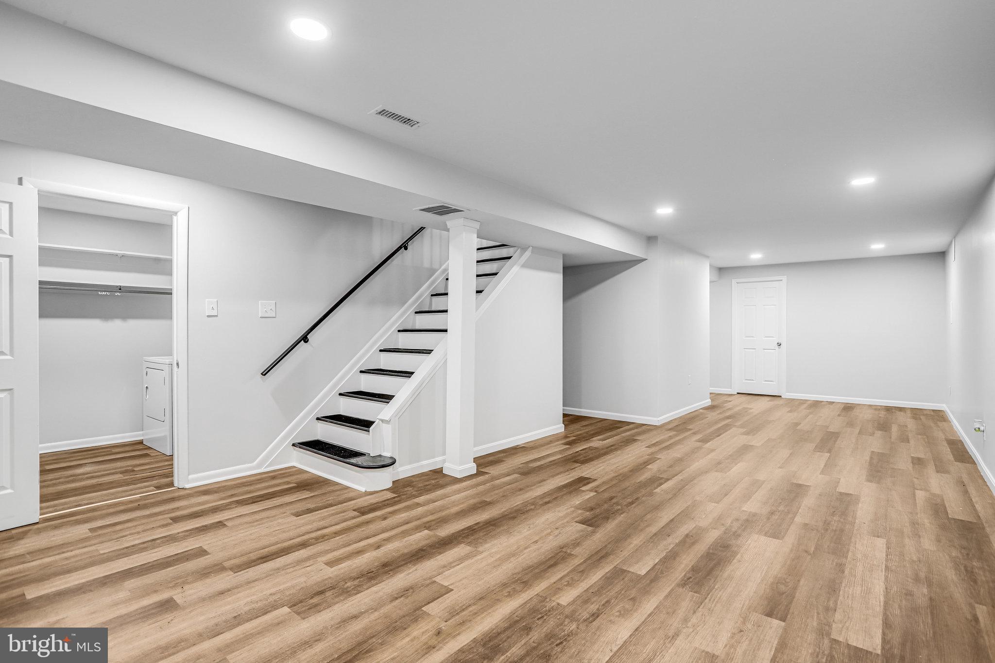 2114 GLENDORA DRIVE