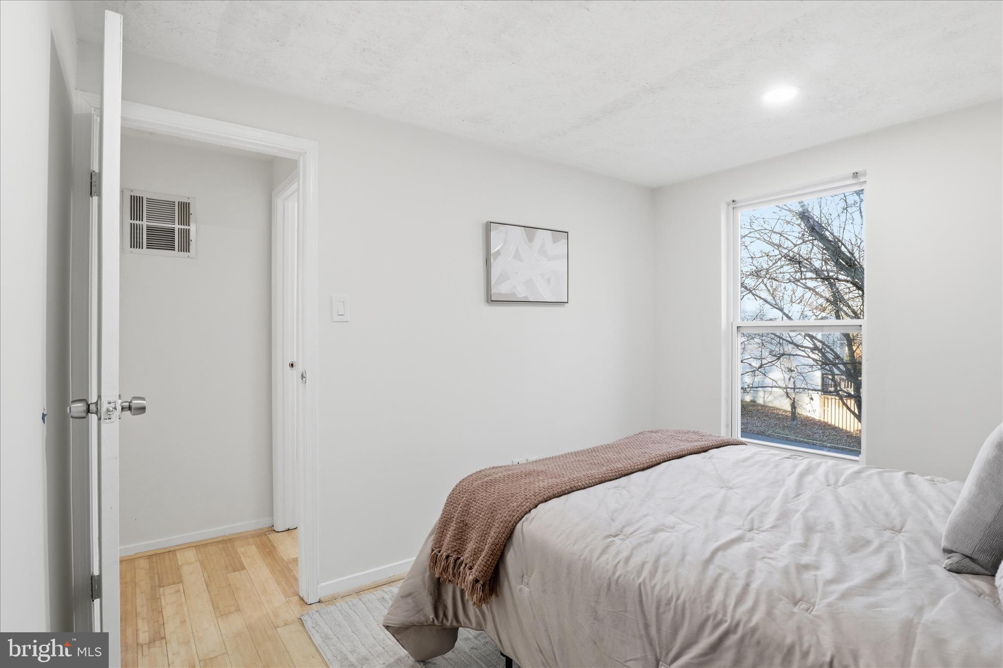 404 SHADY GLEN DRIVE