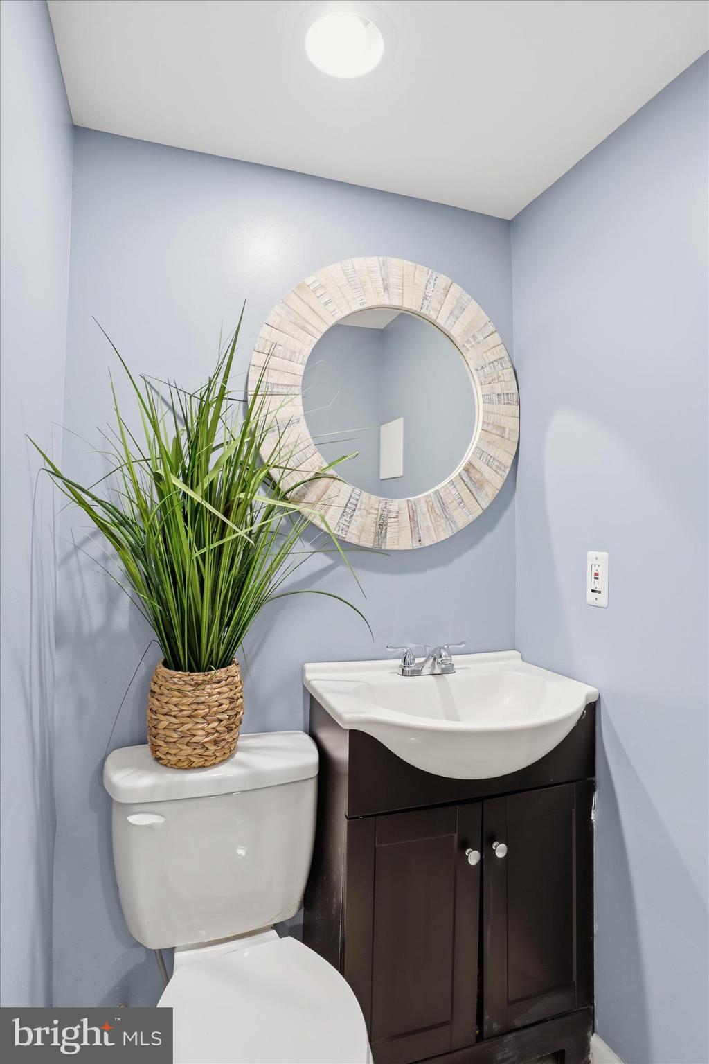 404 SHADY GLEN DRIVE