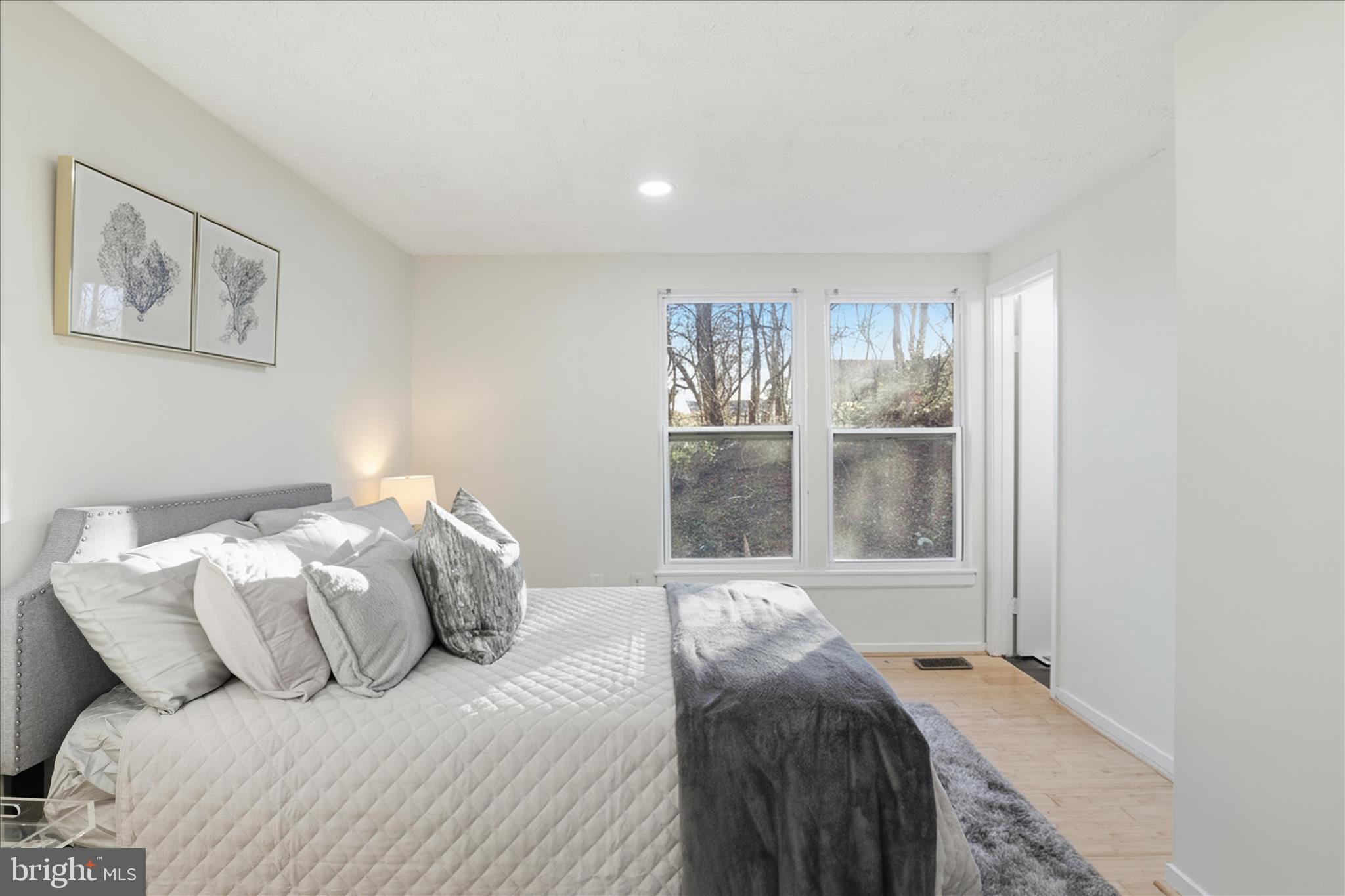 404 SHADY GLEN DRIVE