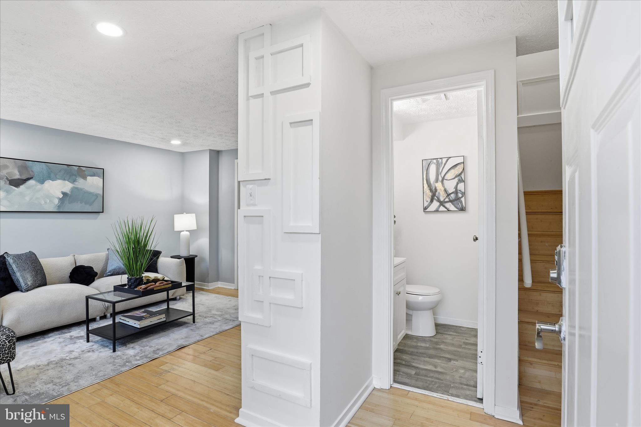 404 SHADY GLEN DRIVE