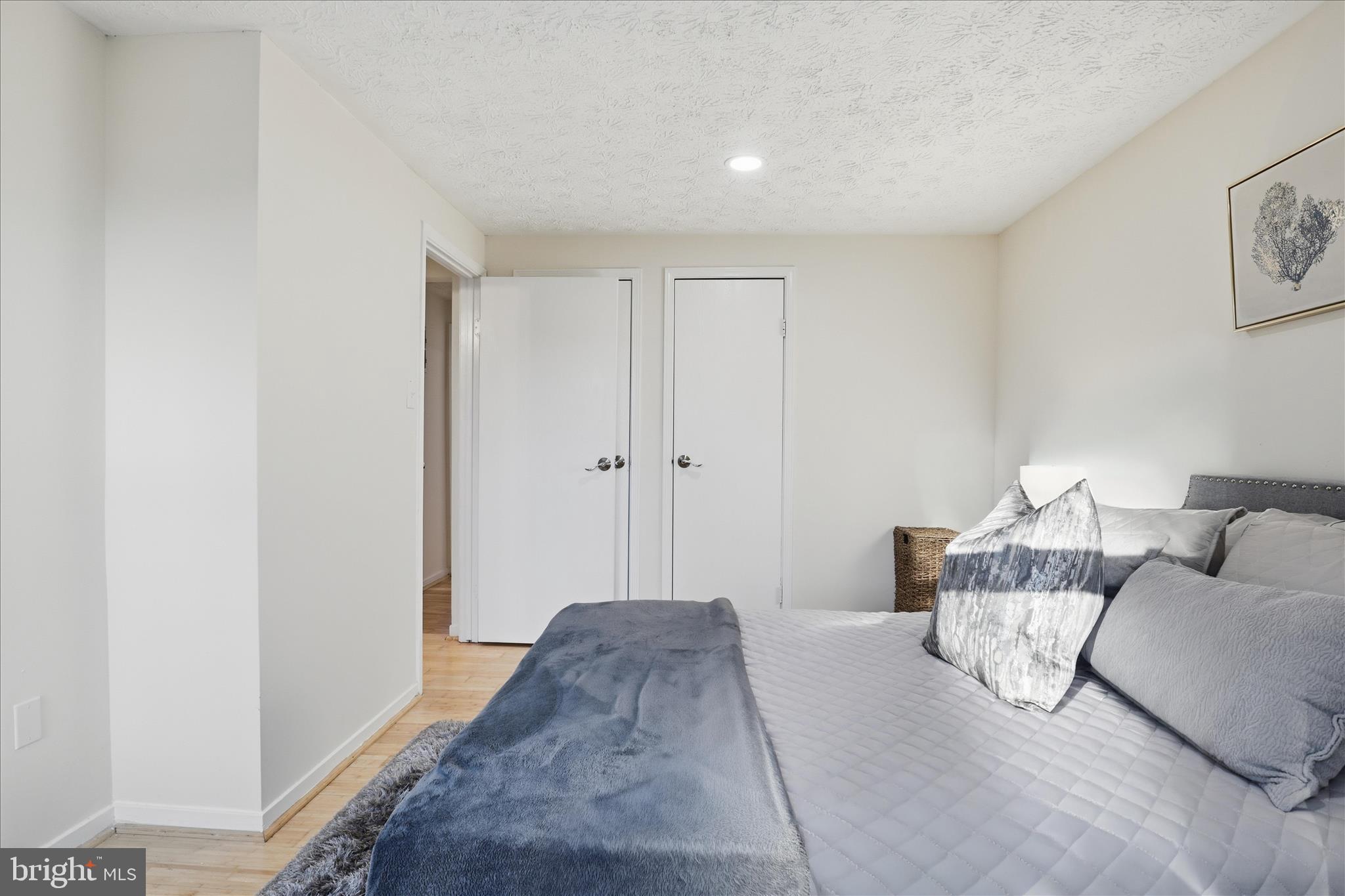 404 SHADY GLEN DRIVE