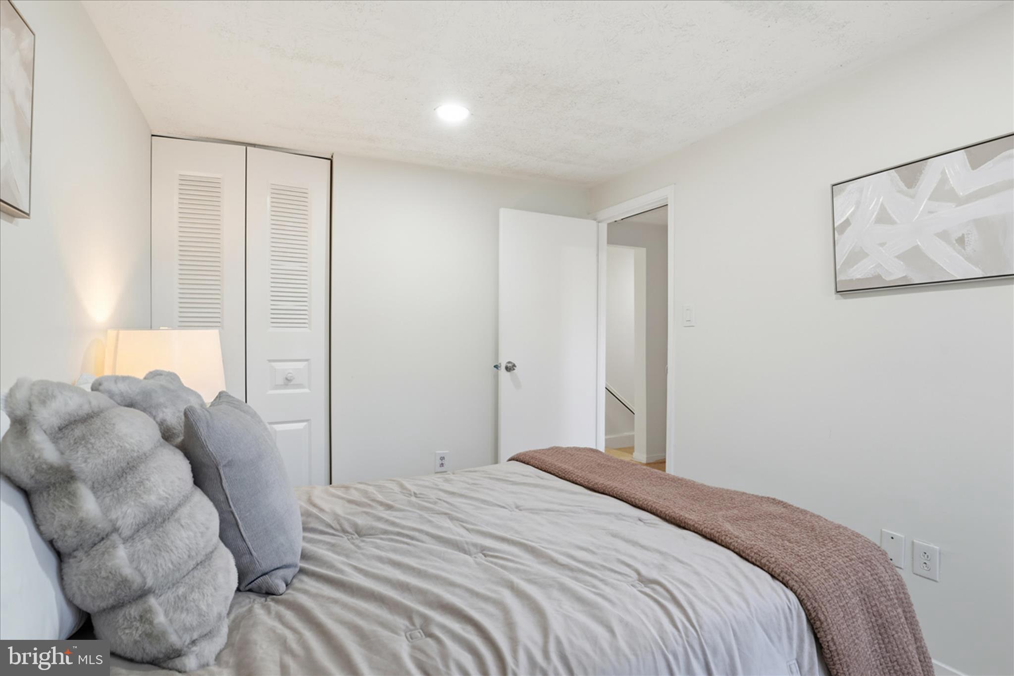 404 SHADY GLEN DRIVE