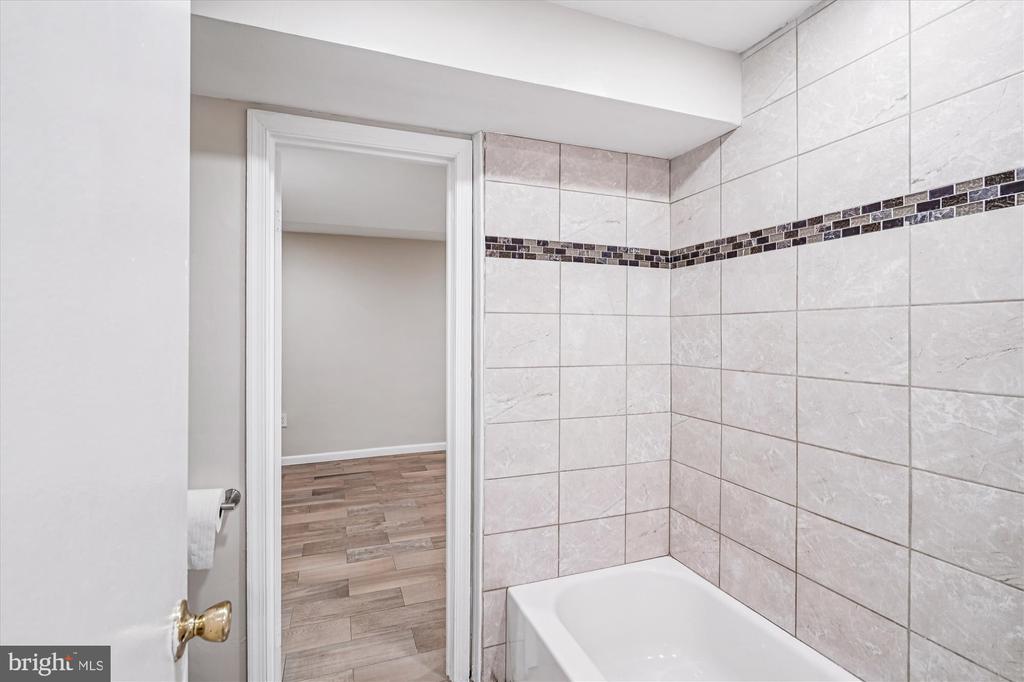 2236 PRINCE OF WALES COURT
