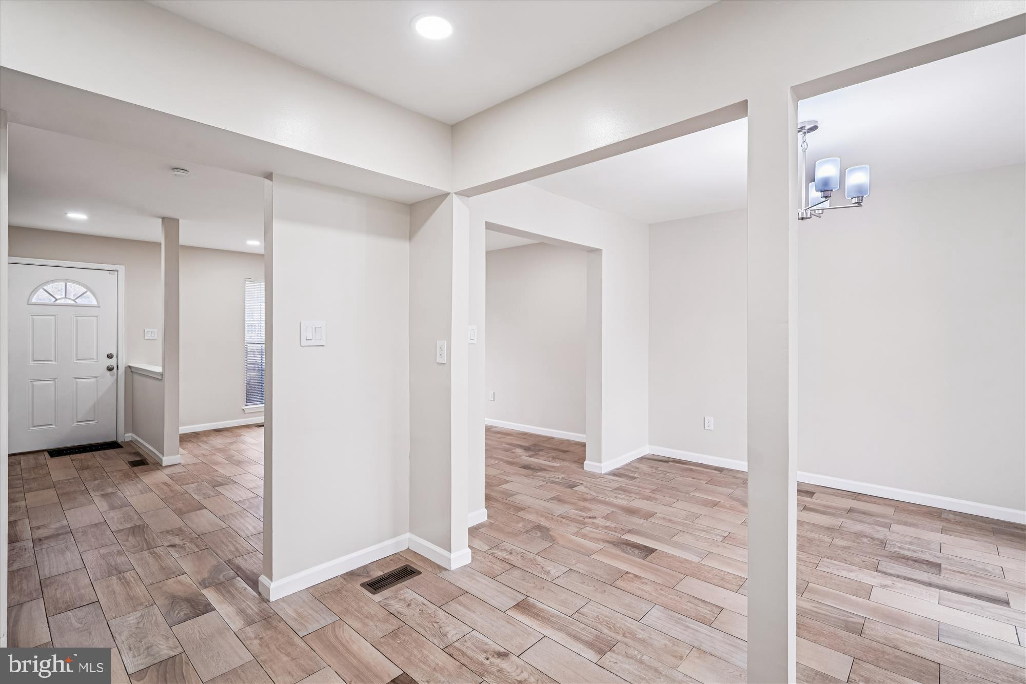 2236 PRINCE OF WALES COURT