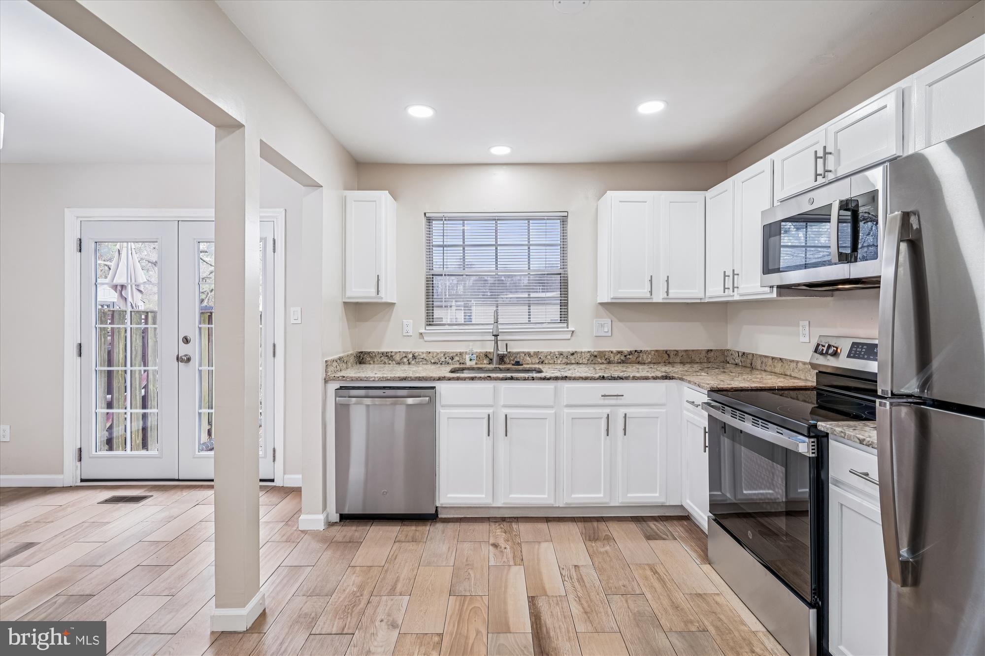 2236 PRINCE OF WALES COURT