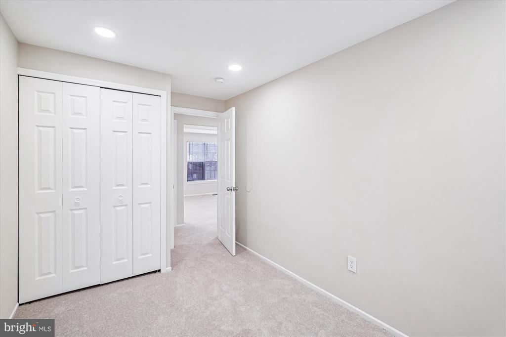 2236 PRINCE OF WALES COURT