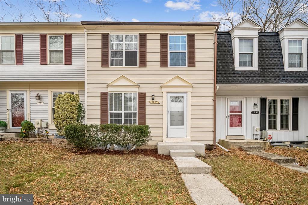2236 PRINCE OF WALES COURT