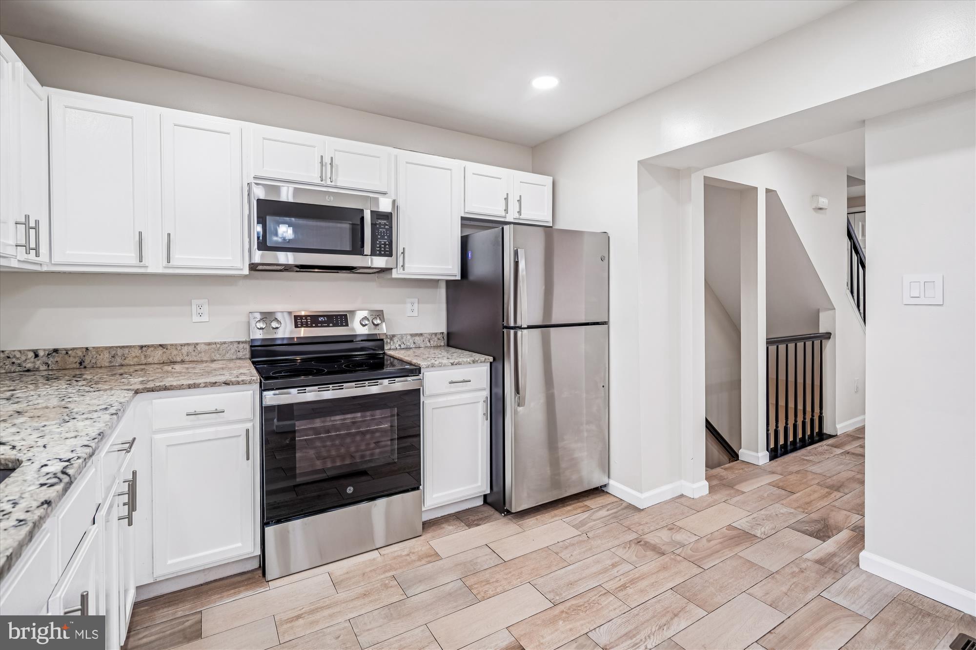 2236 PRINCE OF WALES COURT