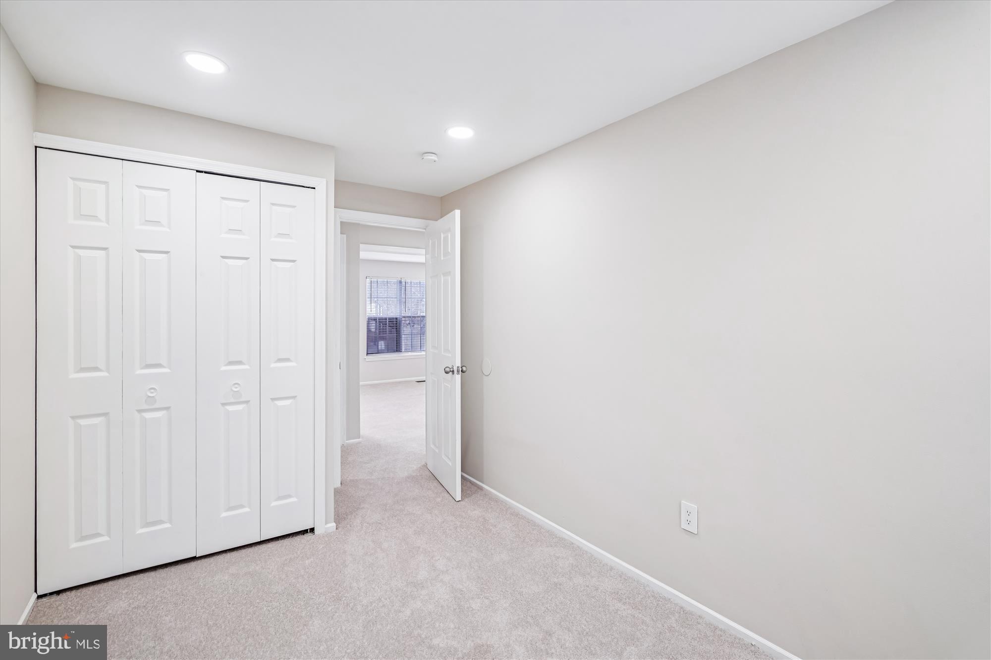 2236 PRINCE OF WALES COURT