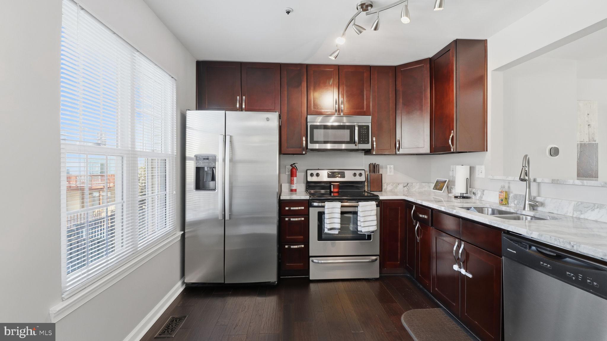 15922 EDGEVIEW TERRACE