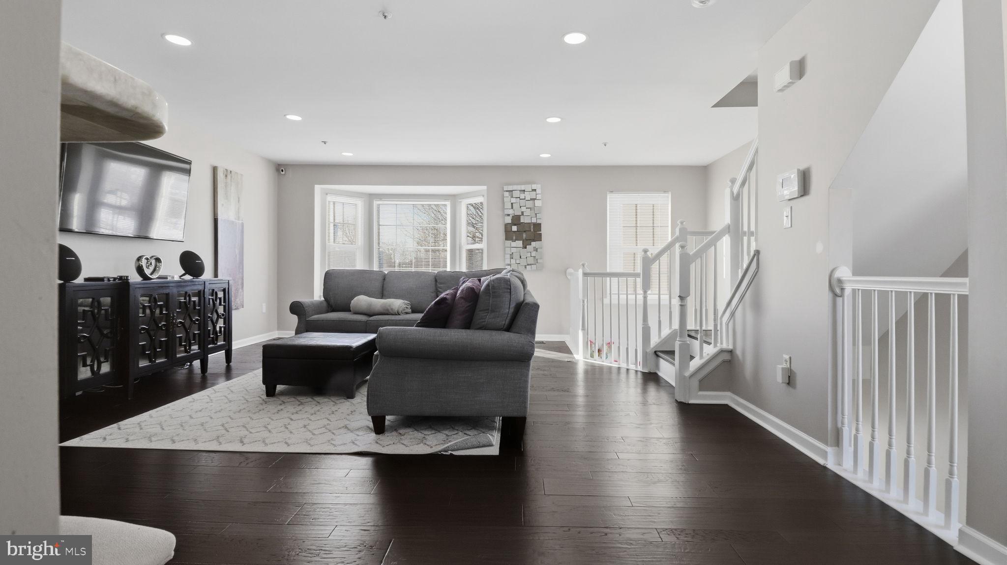 15922 EDGEVIEW TERRACE