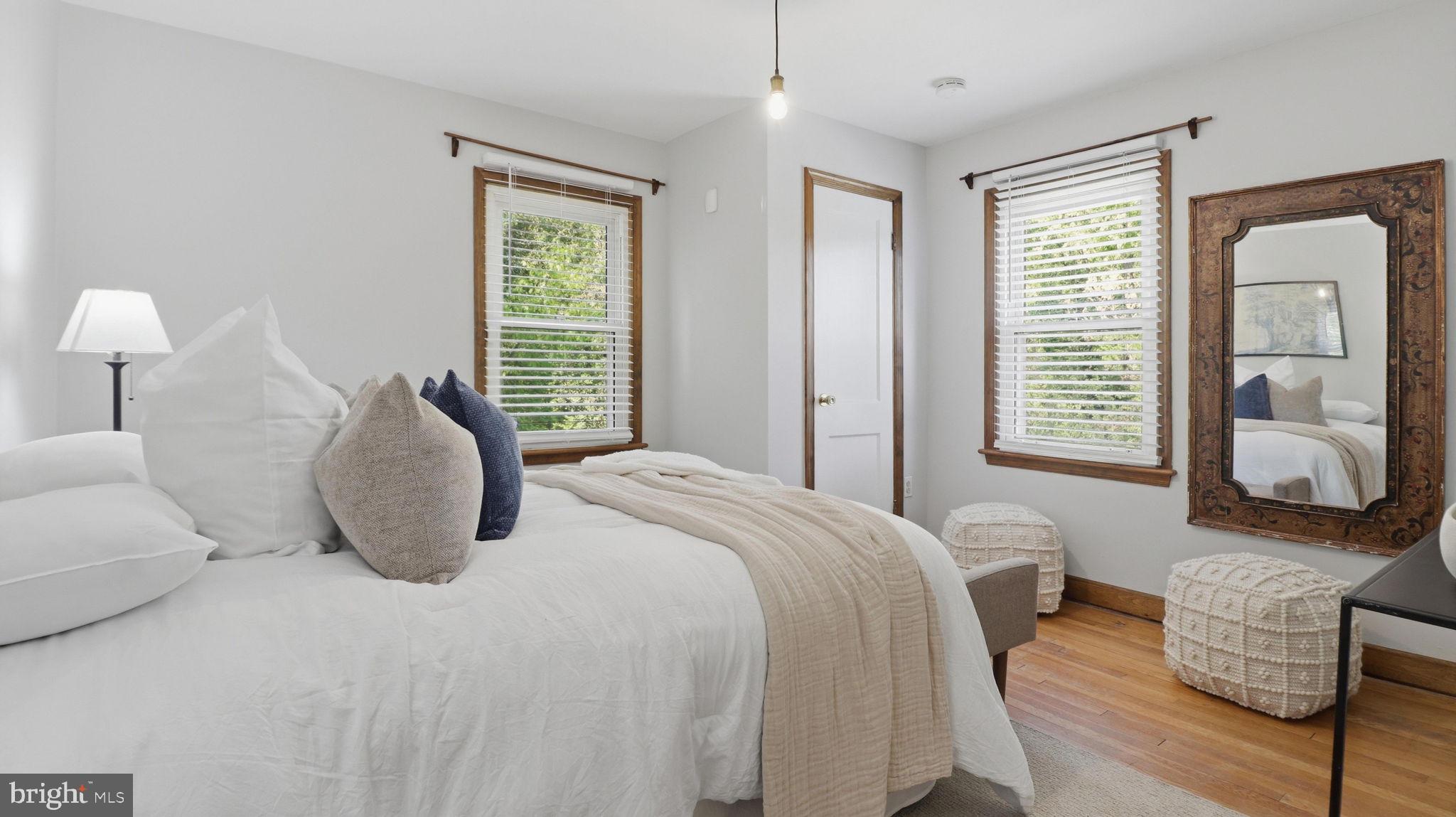 6719 KNOLLBROOK DRIVE