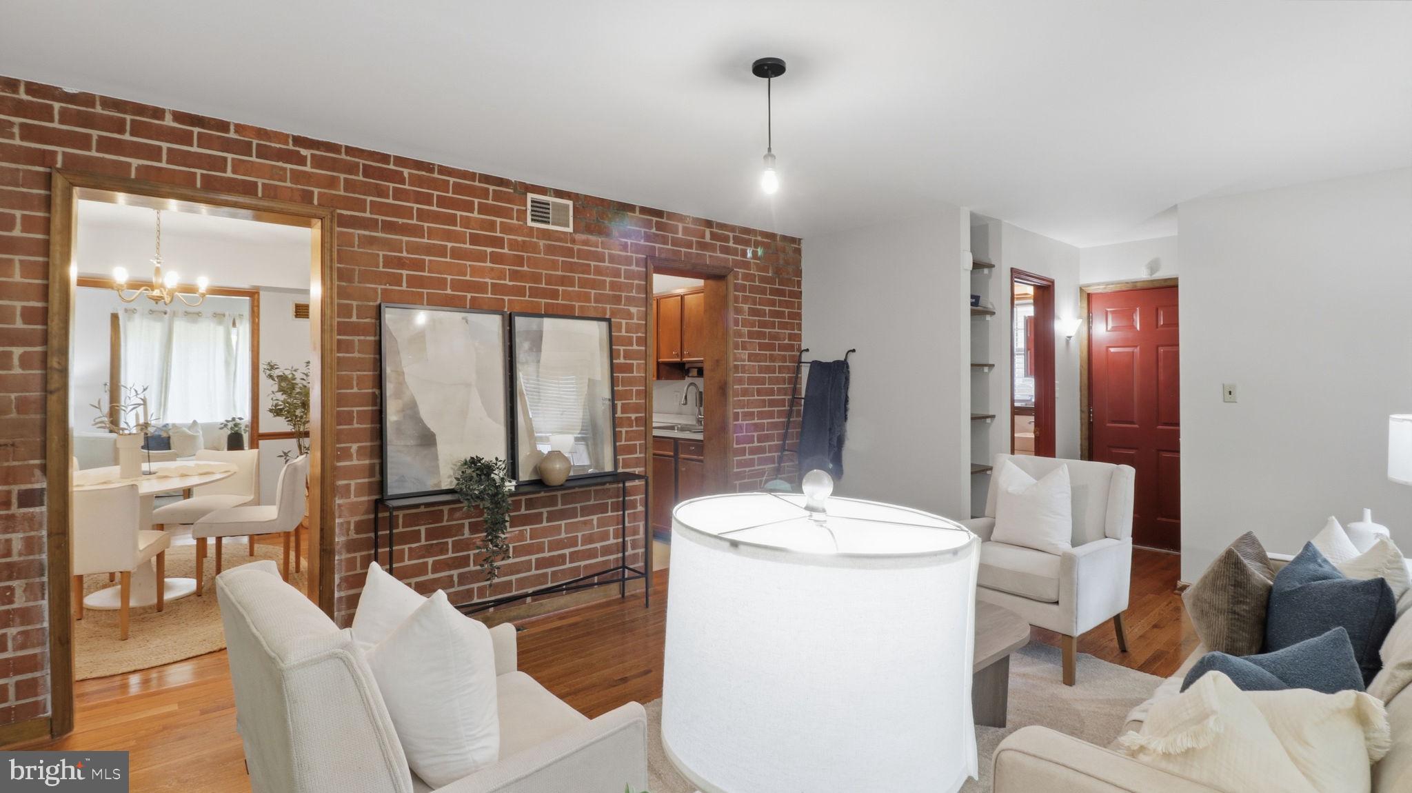 6719 KNOLLBROOK DRIVE