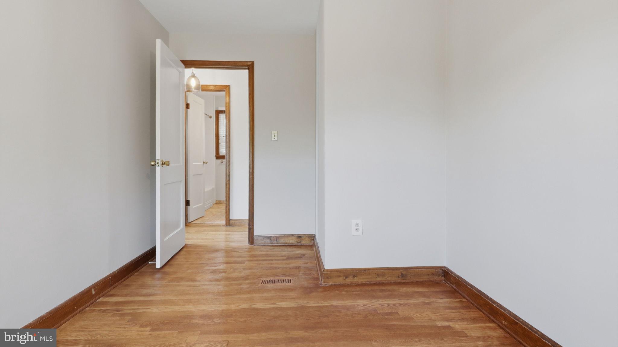 6719 KNOLLBROOK DRIVE