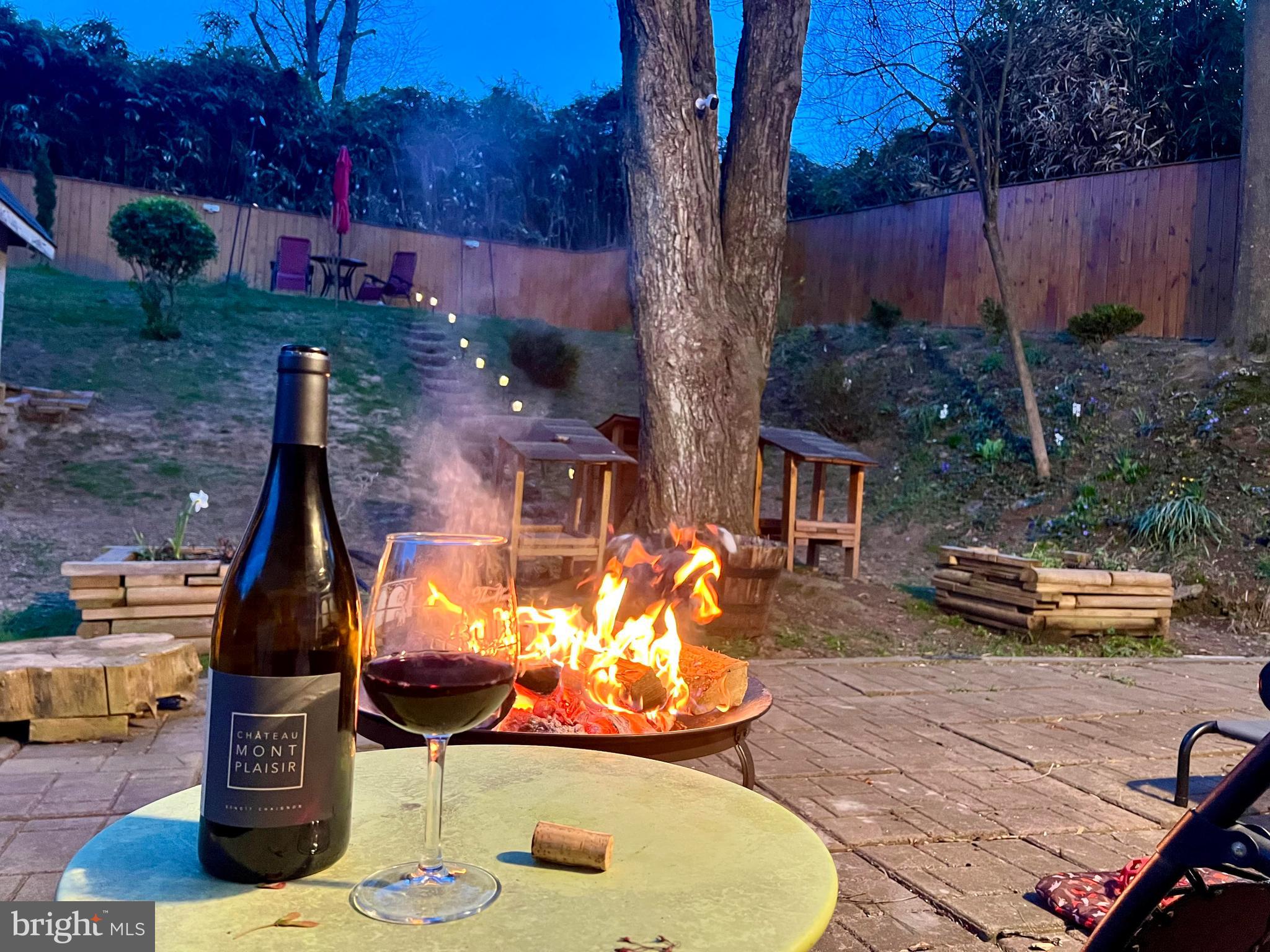 6719 KNOLLBROOK DRIVE