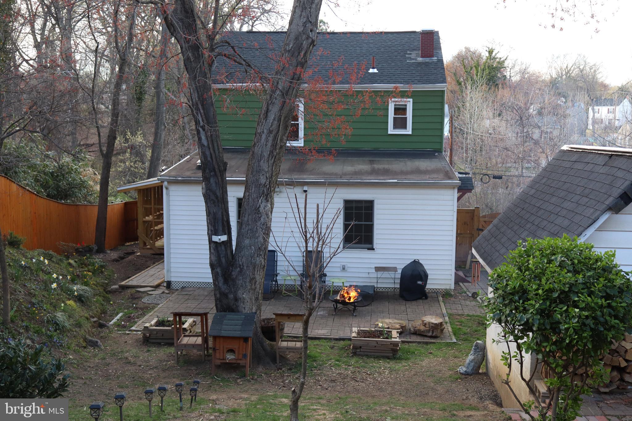 6719 KNOLLBROOK DRIVE