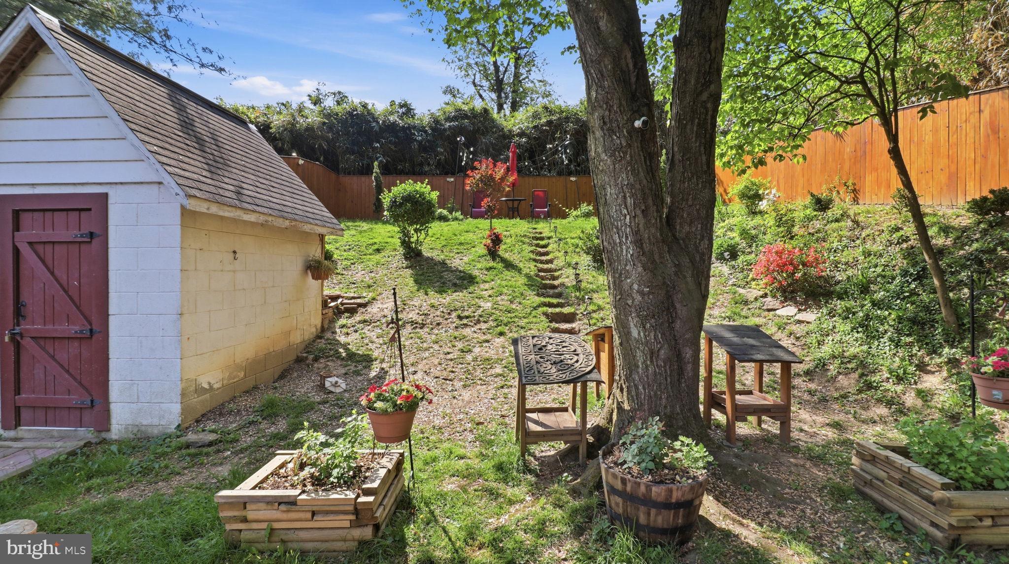 6719 KNOLLBROOK DRIVE