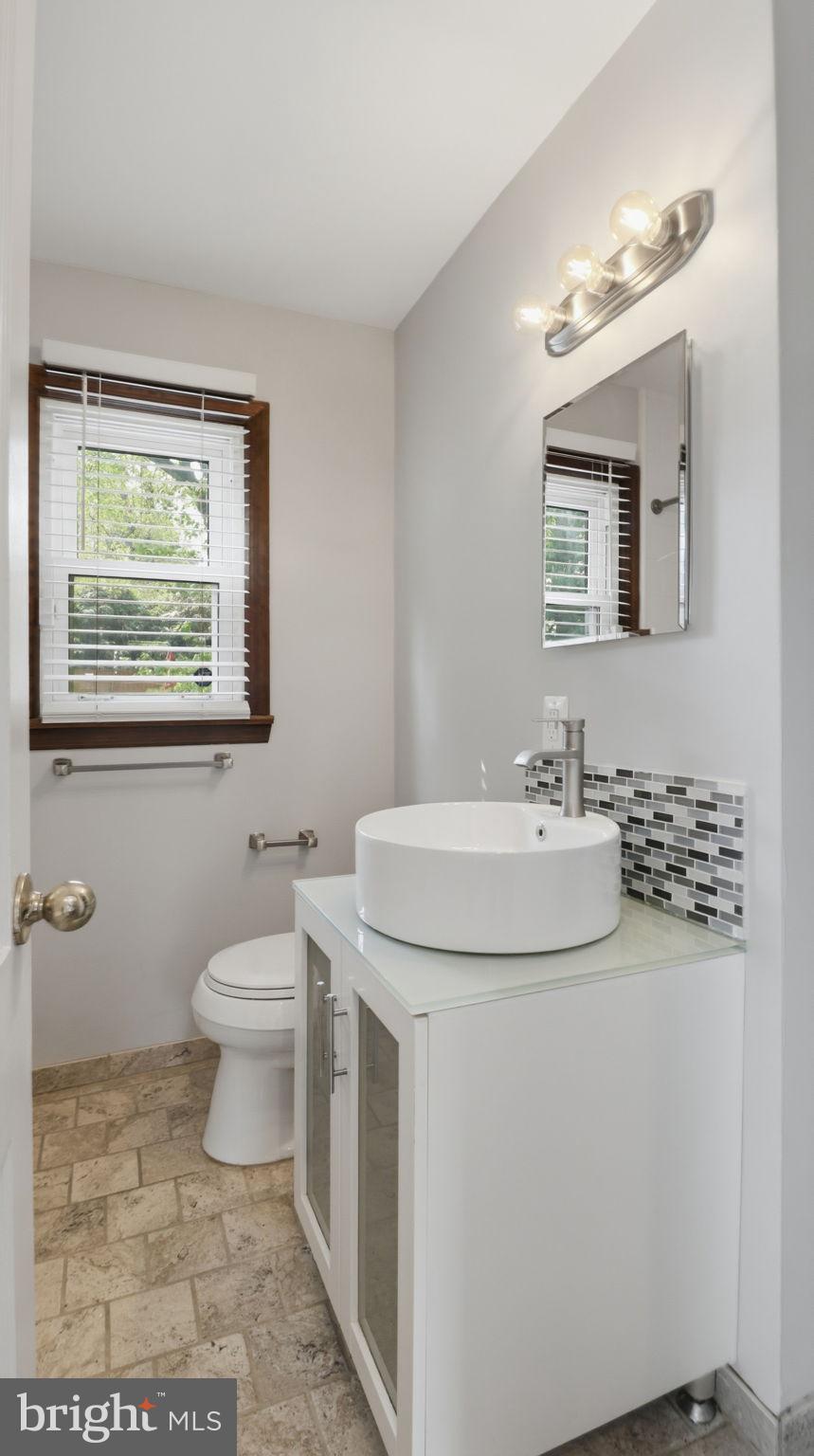 6719 KNOLLBROOK DRIVE