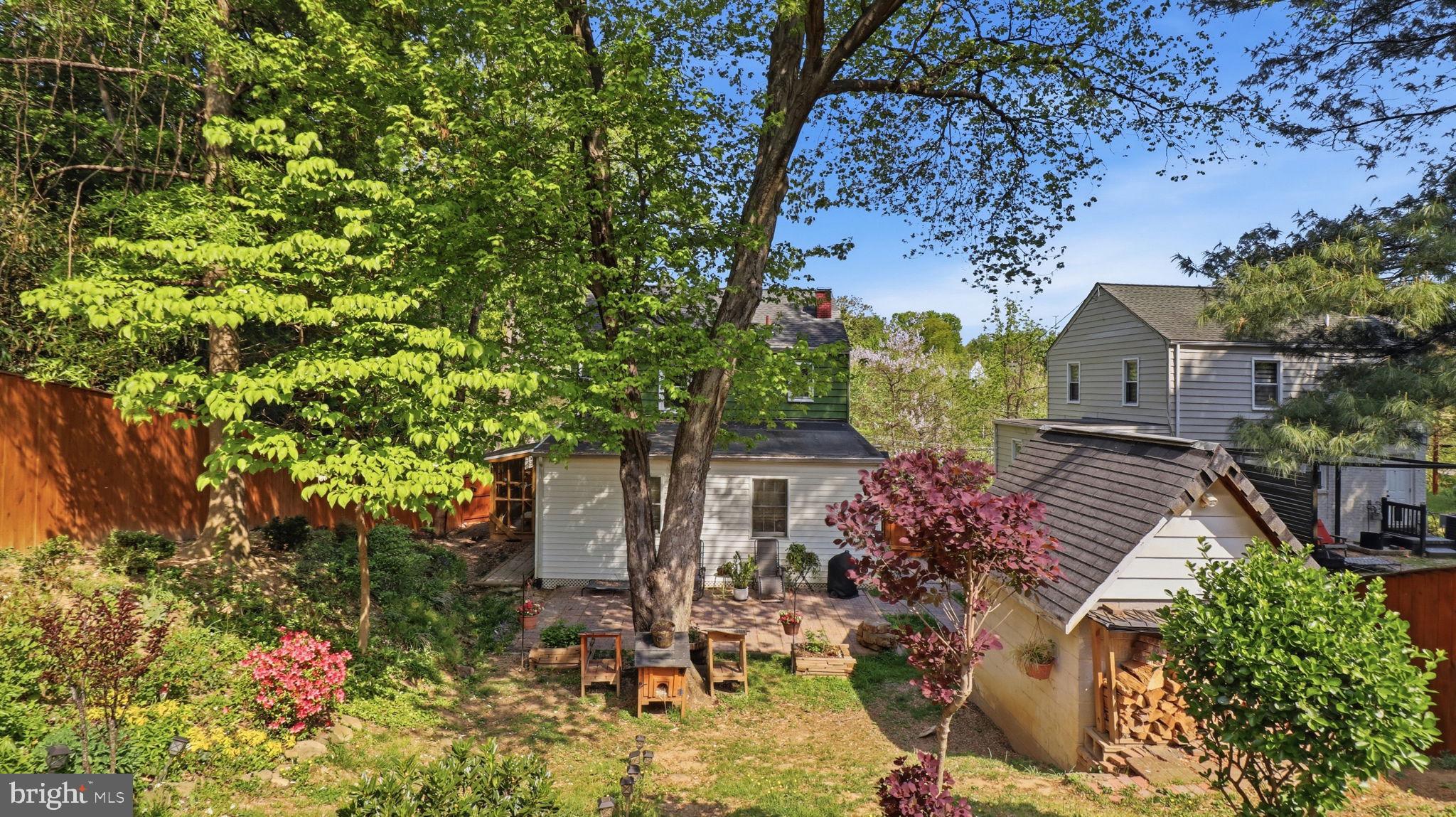 6719 KNOLLBROOK DRIVE